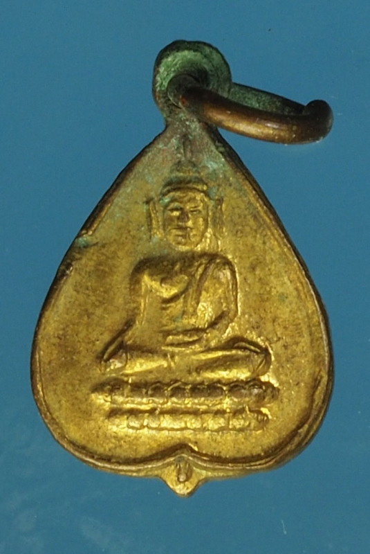 22362 เหรียญใบโพธฺิ์ พระพุทธ หลังยันต์ ไม่ทราบที่ กระหลั่ยทอง 3