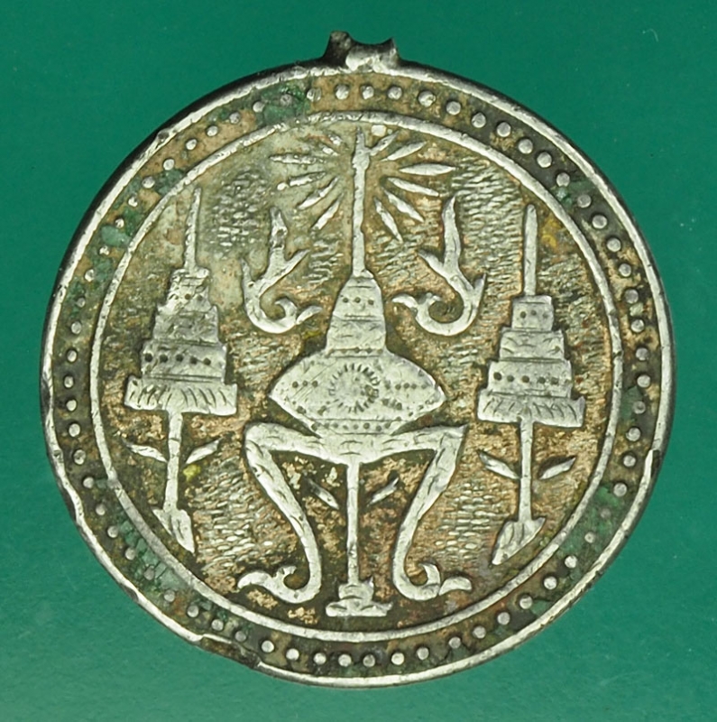 25207 เหรียญลงยาพระมหามงกุฏ หลังข้างในพระแสงจักร ตราประจำพระองค์ในหลวงรัชกาลที่ 4 เนื้อเงิน 5.1